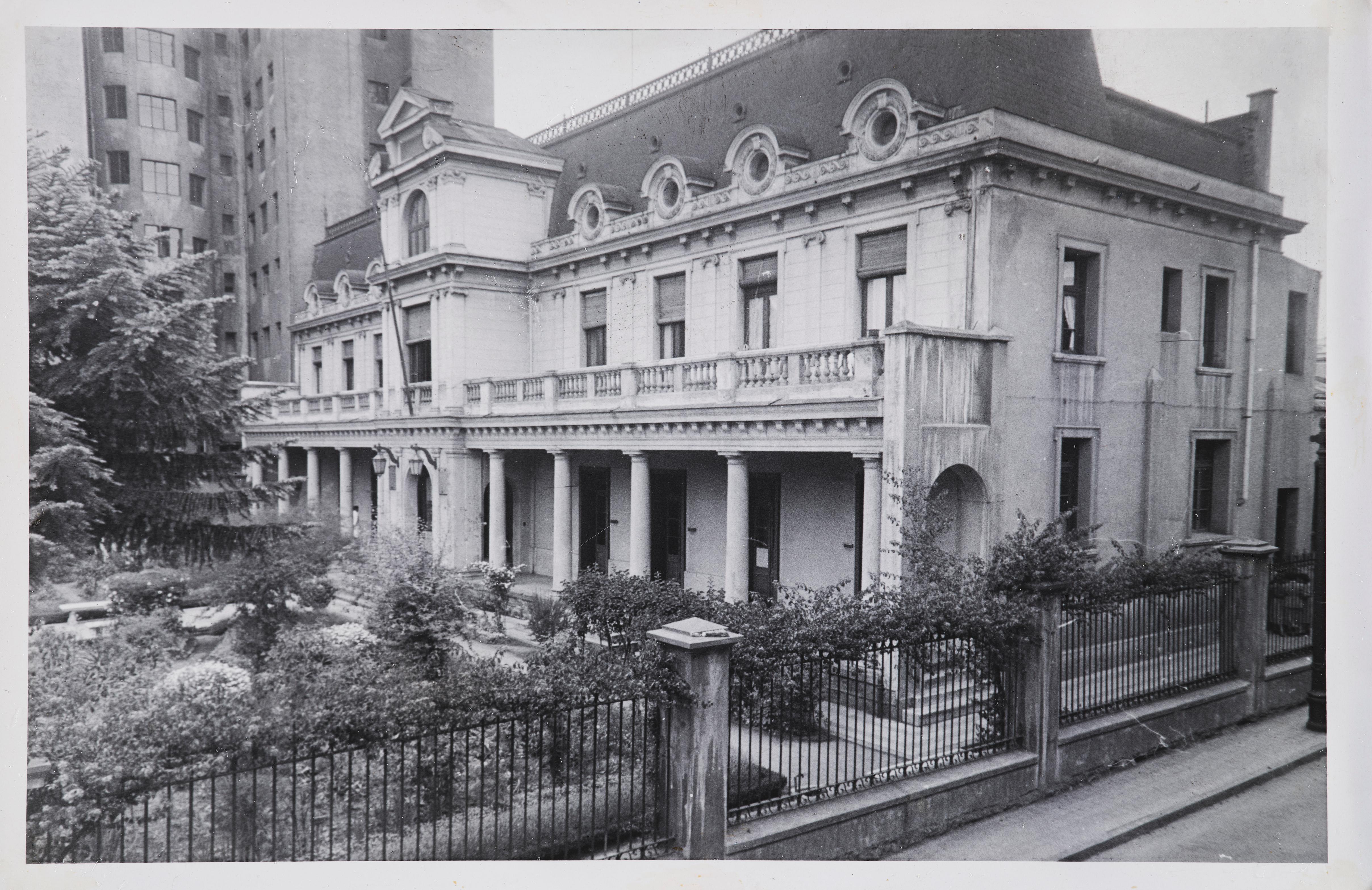 Museo de Química y Farmacia Profesor César Leyton