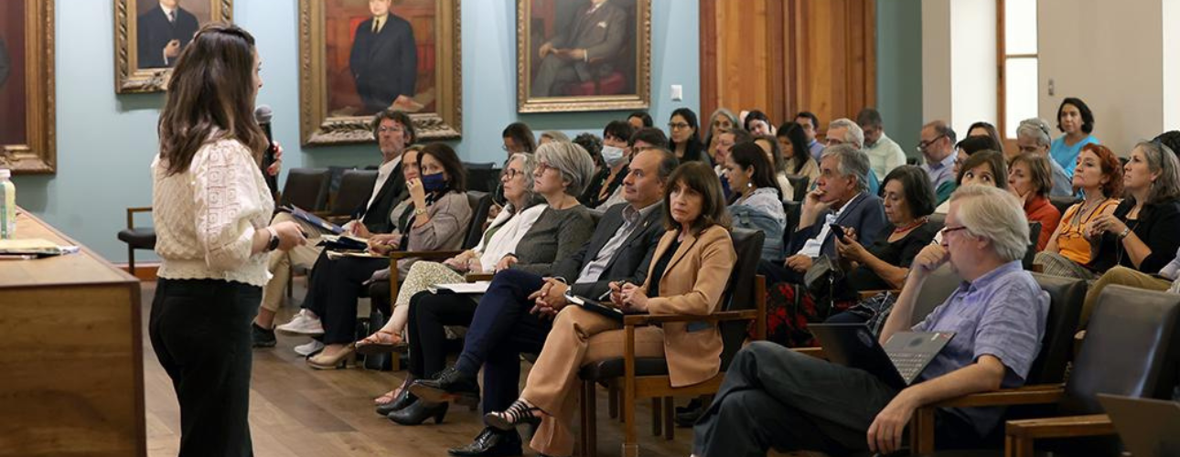 U. de Chile entrega Informe de Autoevaluación y avanza en su acreditación institucional