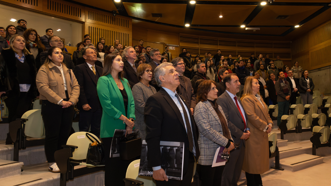 Facultad conmemora su aniversario número 79 rindiendo homenaje a académicas y egresados destacados