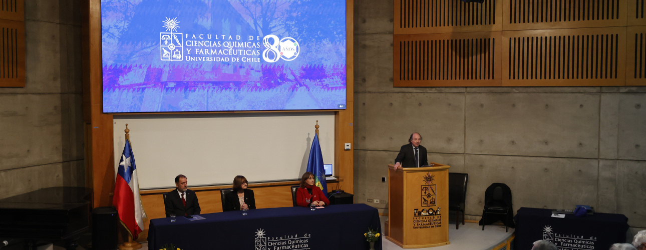 Facultad conmemora sus 80 años de existencia en emotiva ceremonia