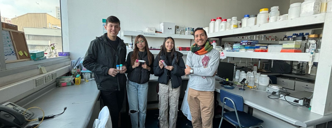 Prof. Javier Morales Montecinos colabora con estudiantes del Liceo Bicentenario Simón Bolívar en la creación de parche transdérmico o bucal que combate la deficiencia de Vitamina D