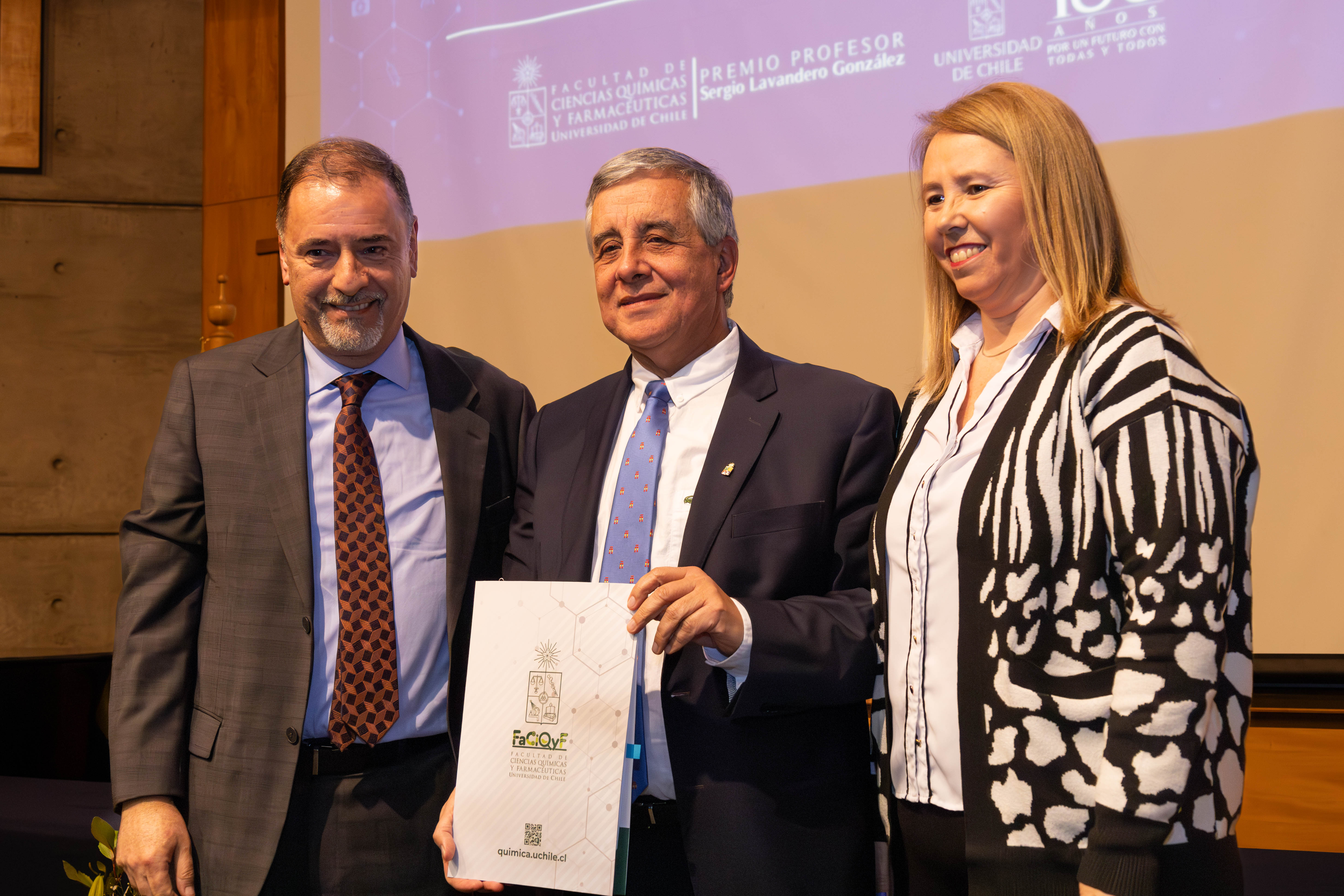 Facultad realiza homenaje al Prof. Sergio Lavandero por obtención del