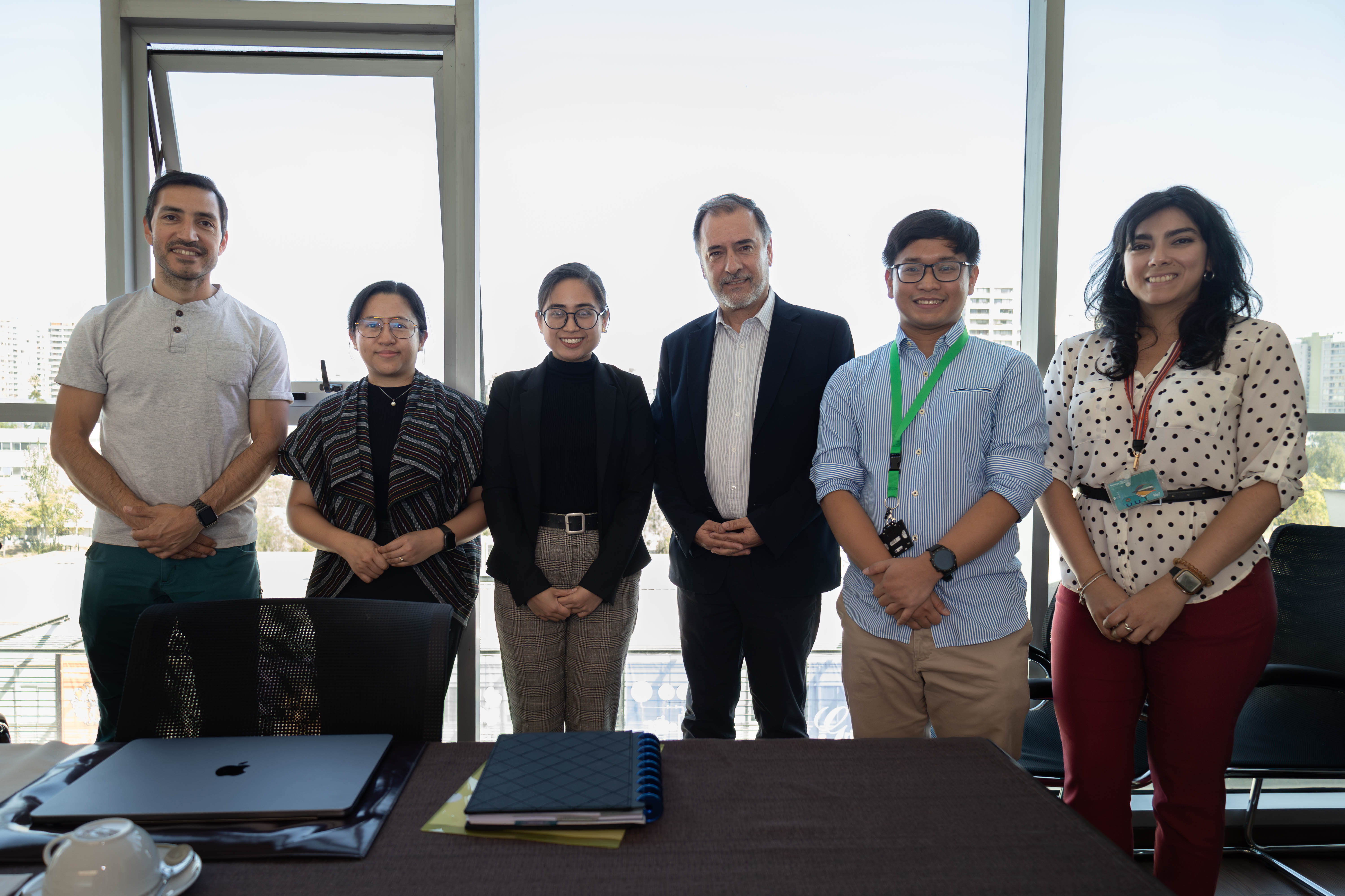 Diplomáticas de la embajada de Filipinas visitan la Facultad - Facultad ...